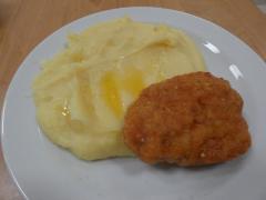 karbanátek s bramborou kaší